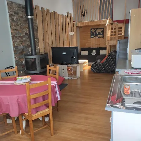Holiday home Petit Paisible En Bord De *
